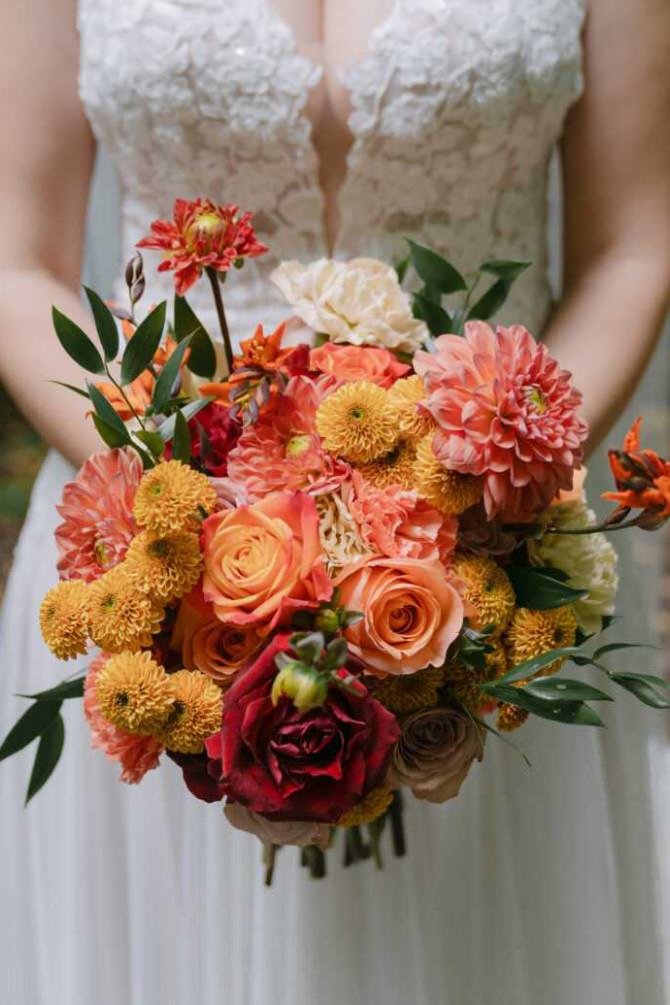 Autumnal bridal bouquet for a wedding in Siegburg